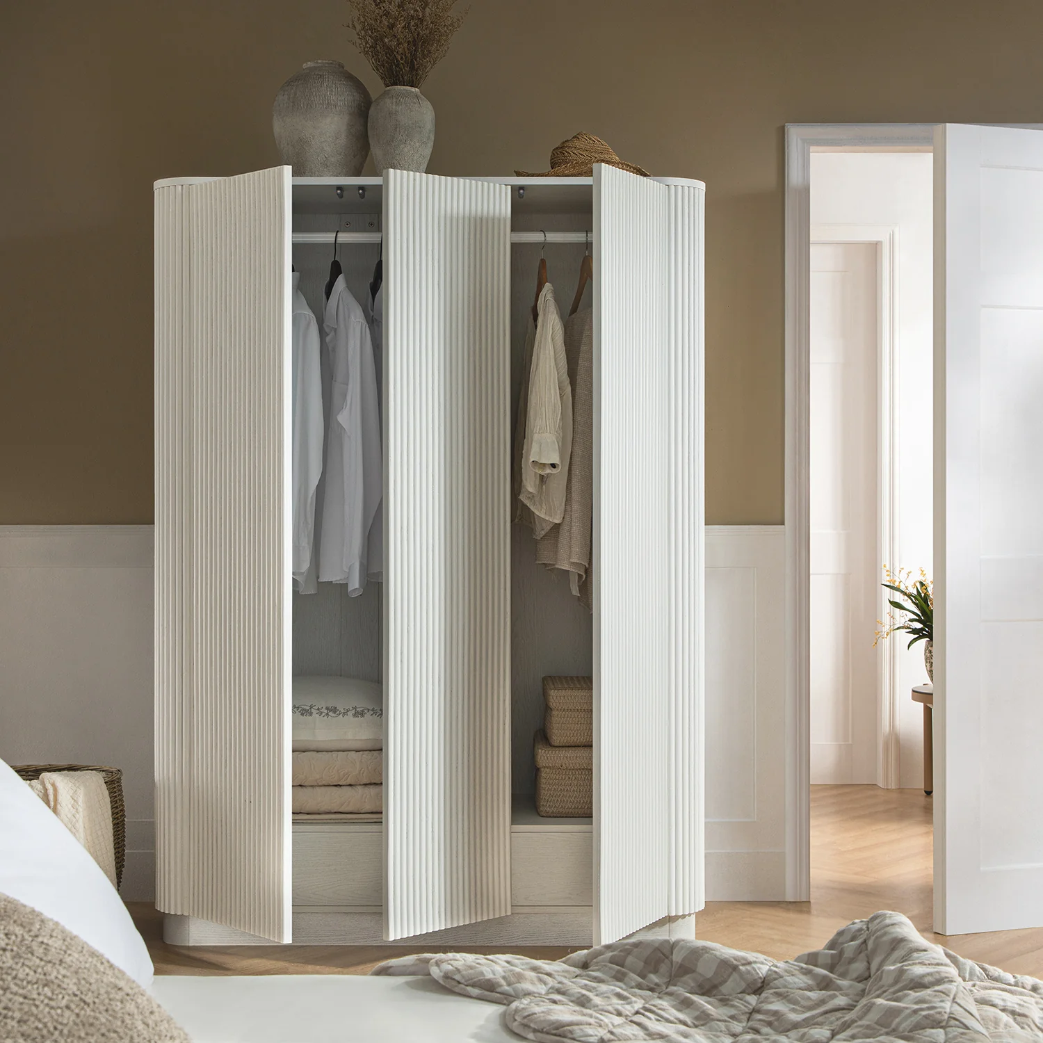 Maru Triple Wardrobe, Washed White - Image 3