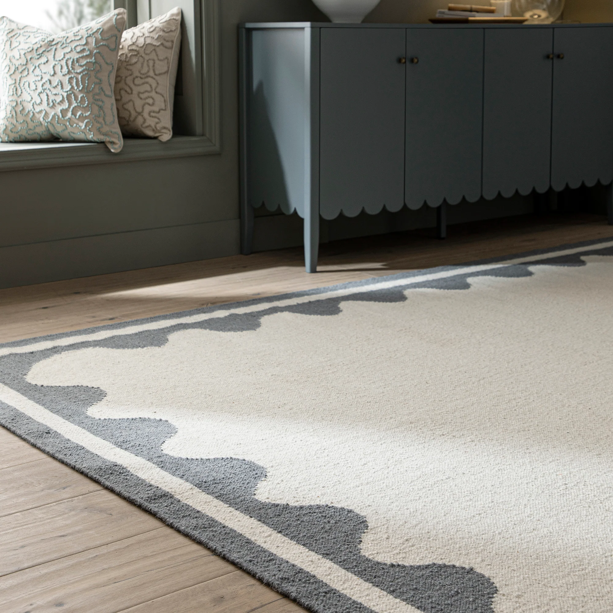 Matilda Blue Scallop Border Handwoven Wool Rug - Image 3
