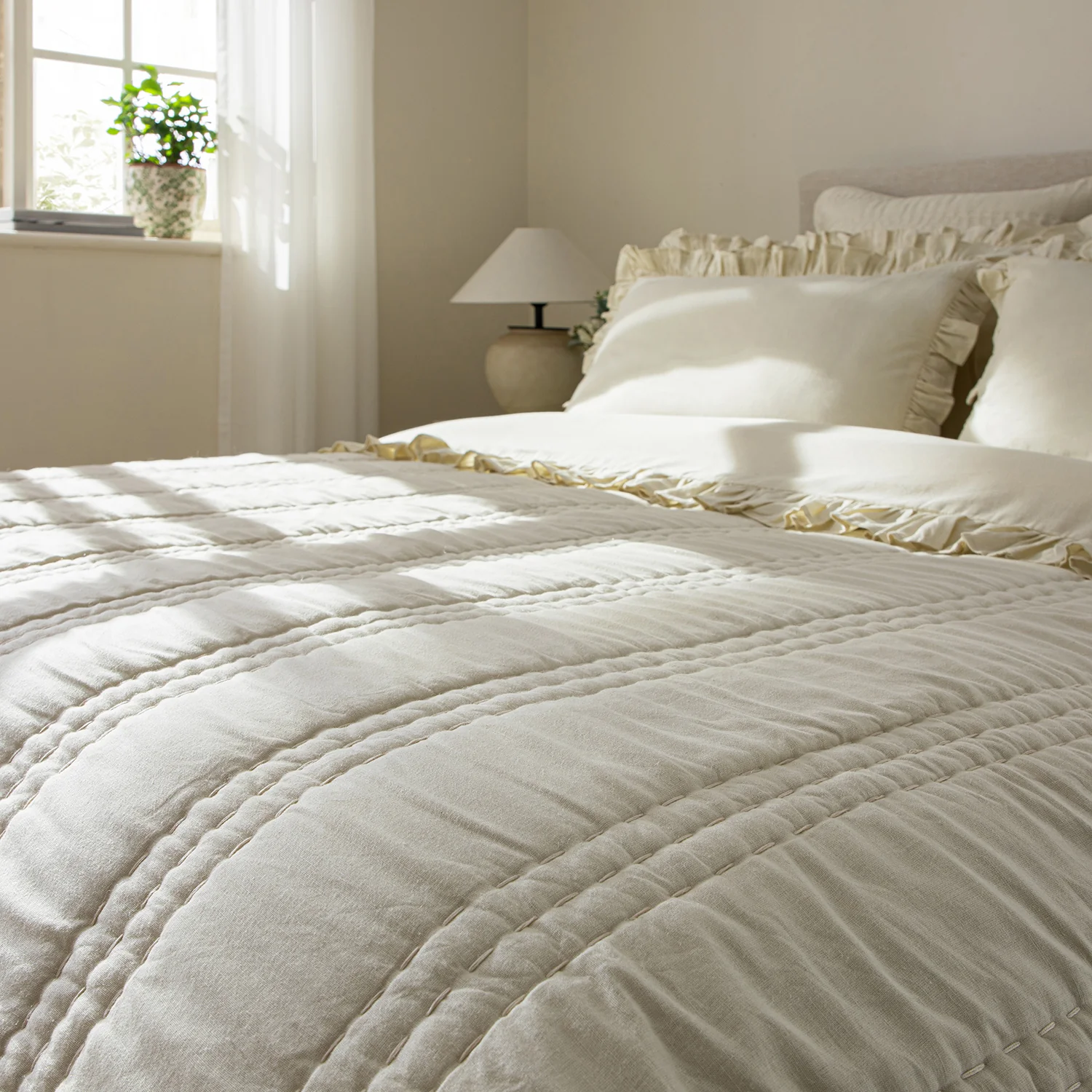 Matilda Cream Scallop Quilted Linen Blend Bedspread - Image 4