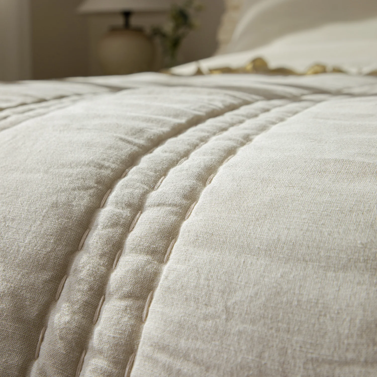 Matilda Cream Scallop Quilted Linen Blend Bedspread - Image 5