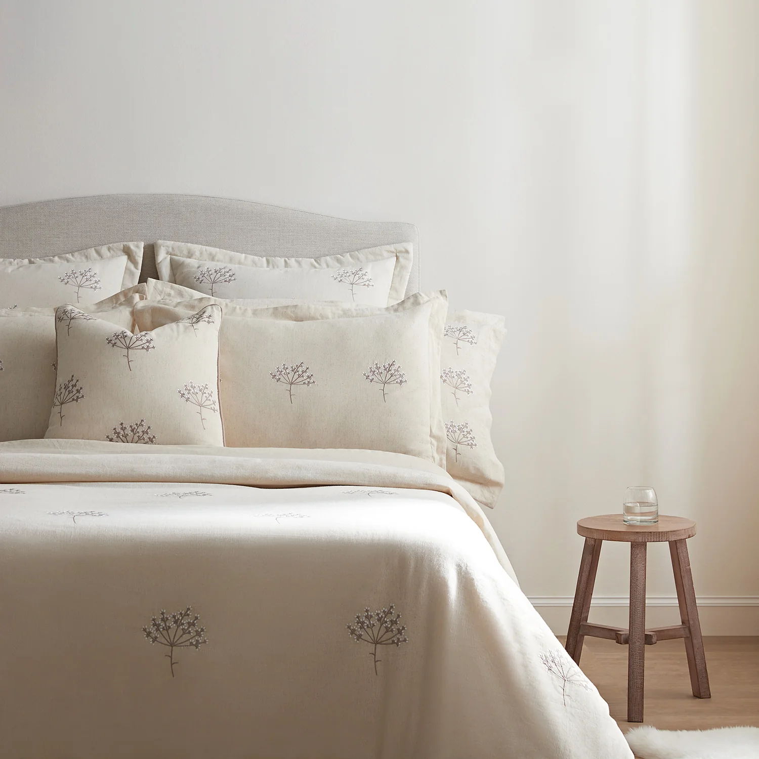 Meadow Cream Sprig Embroidered Linen Blend Duvet Set - Image 3