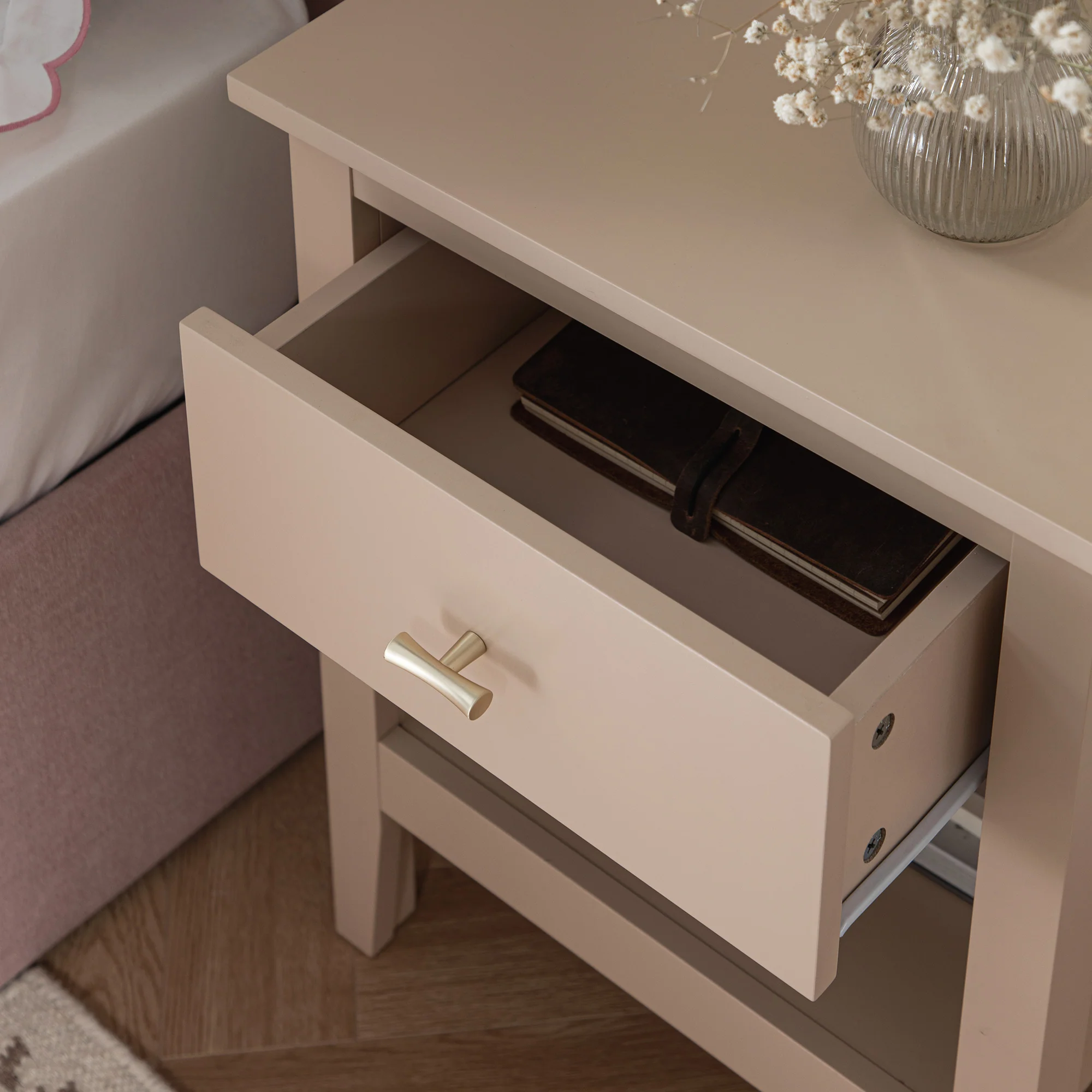 Oakham 1-Drawer Bedside Table, Nude Pink - Image 4