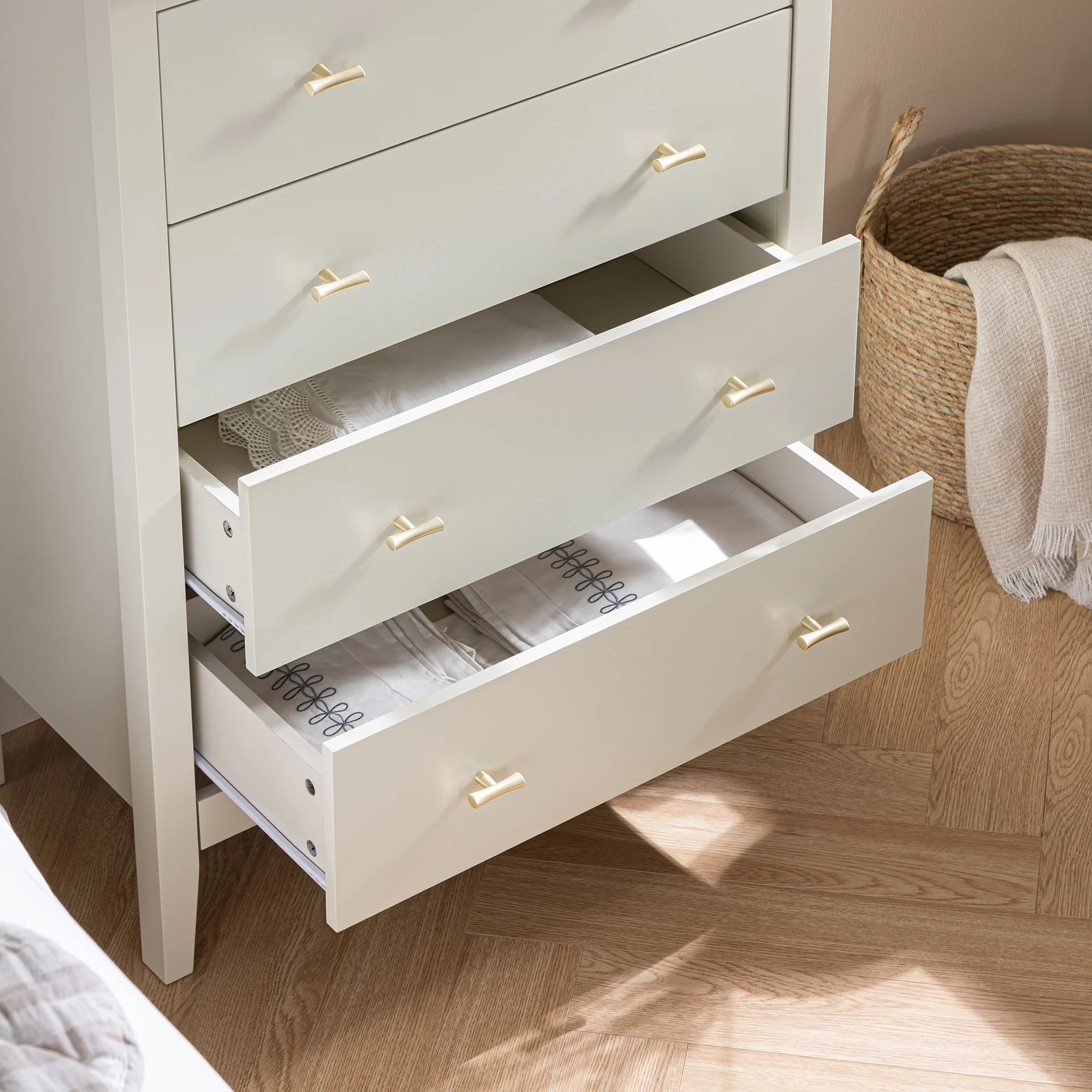 Oakham Chest of 4 Drawers, Shaded White - Image 4