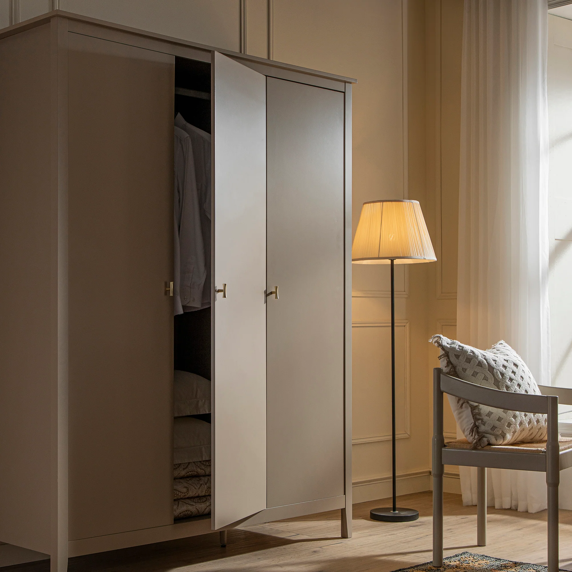 Oakham Triple Wardrobe, Deep Greige - Image 4