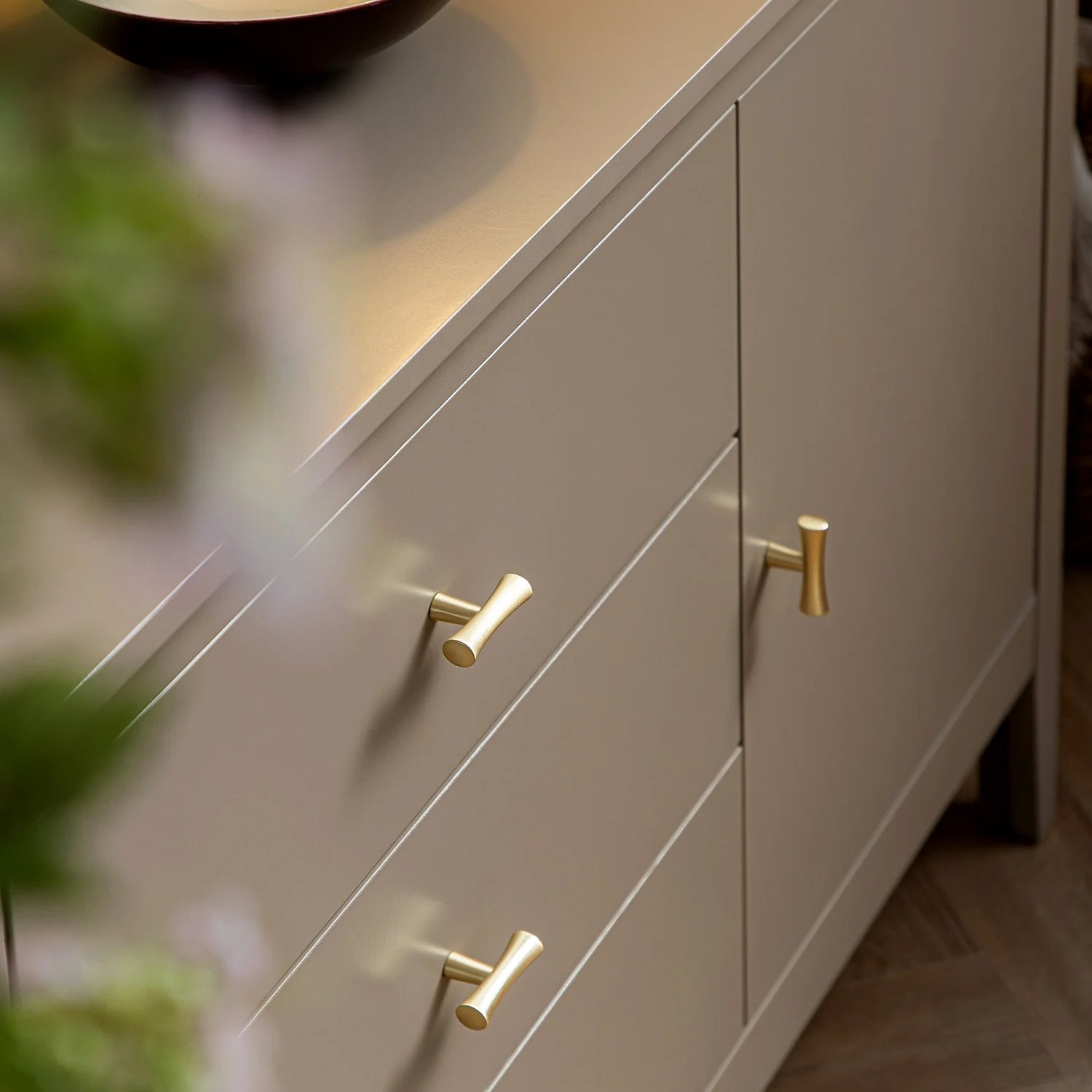 Oakham Wide Sideboard with Drawers, Deep Greige - Image 5
