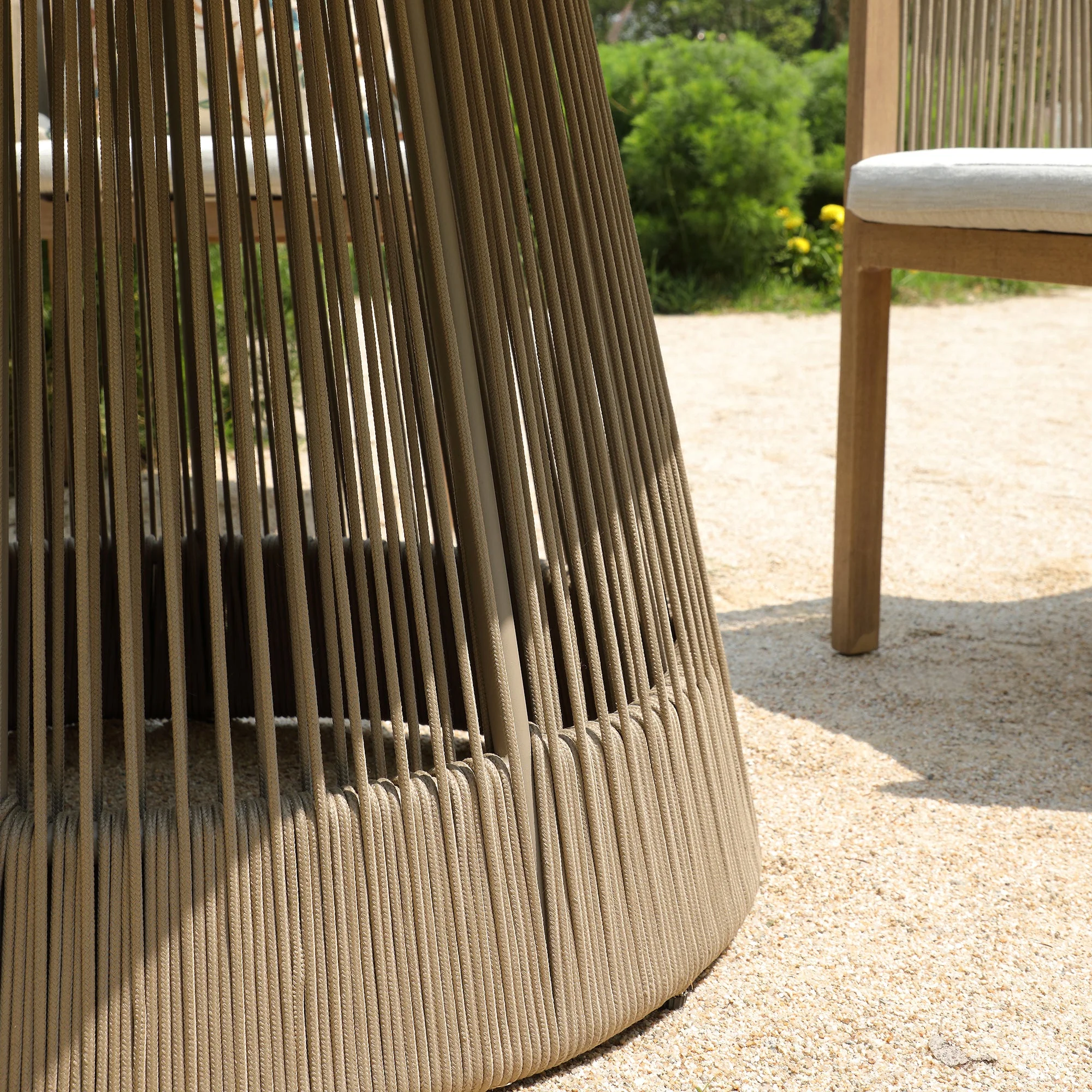 Pedra Rope and Aluminium Outdoor 4-Seater Round Dining Set, Natural - Image 9