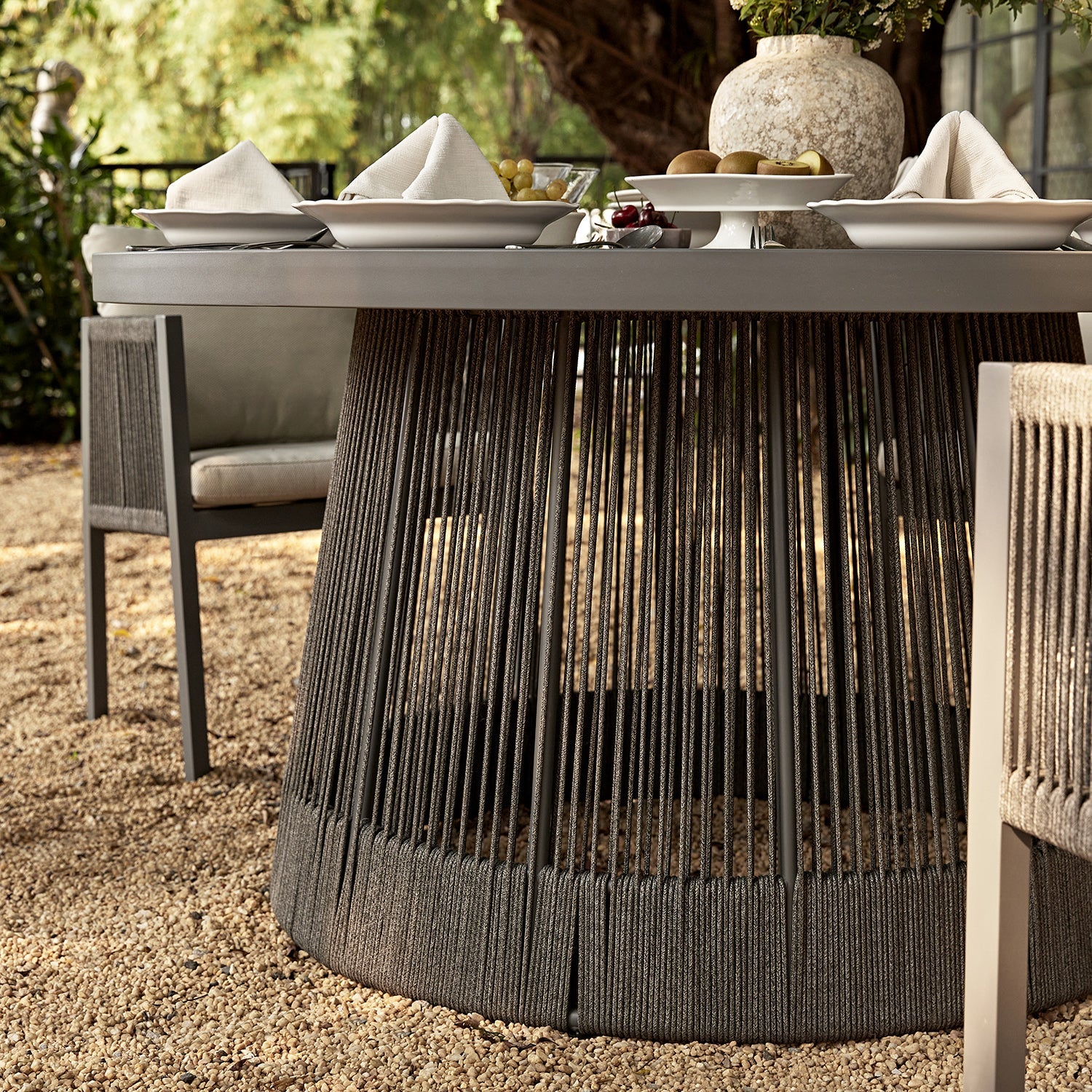 Pedra Rope and Aluminium Outdoor 6-Seater Round Dining Set, Grey - Image 3