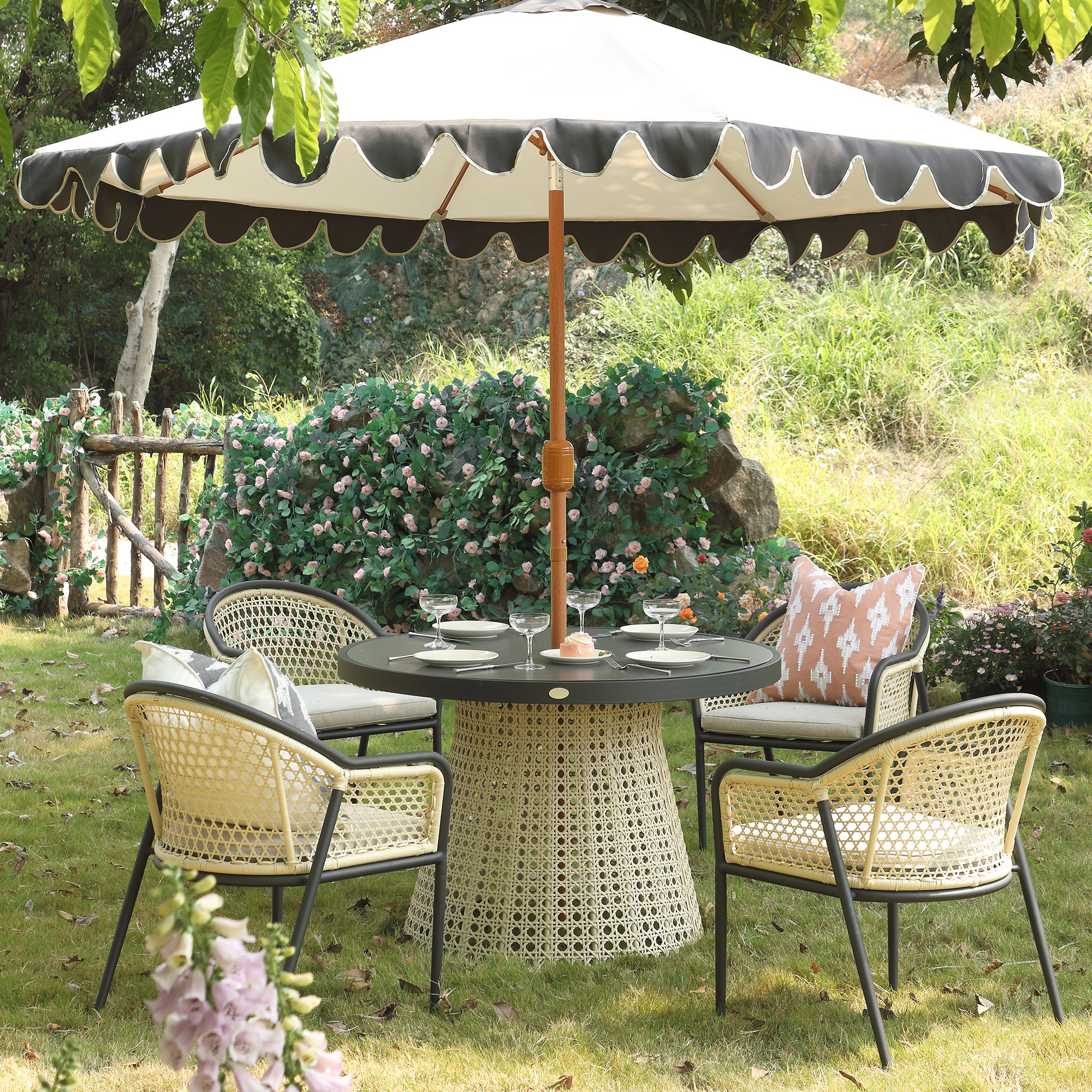 Pienza Outdoor Rattan 4-Seater Round Dining Set, Oatmeal Fabric with Black Frame - Image 3