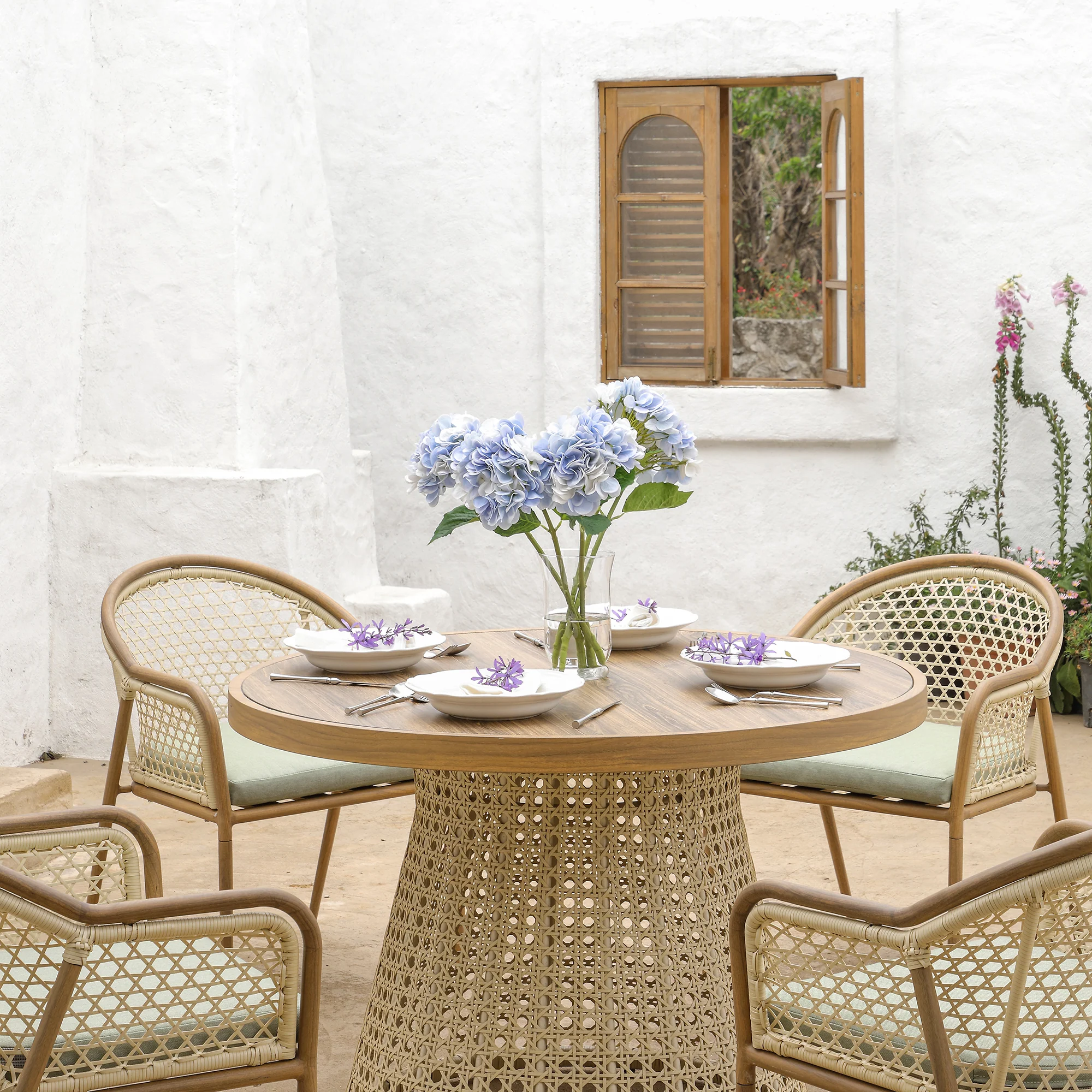 Pienza Outdoor Rattan 4-Seater Round Dining Set, Sage Green Fabric with Light Walnut Frame - Image 2