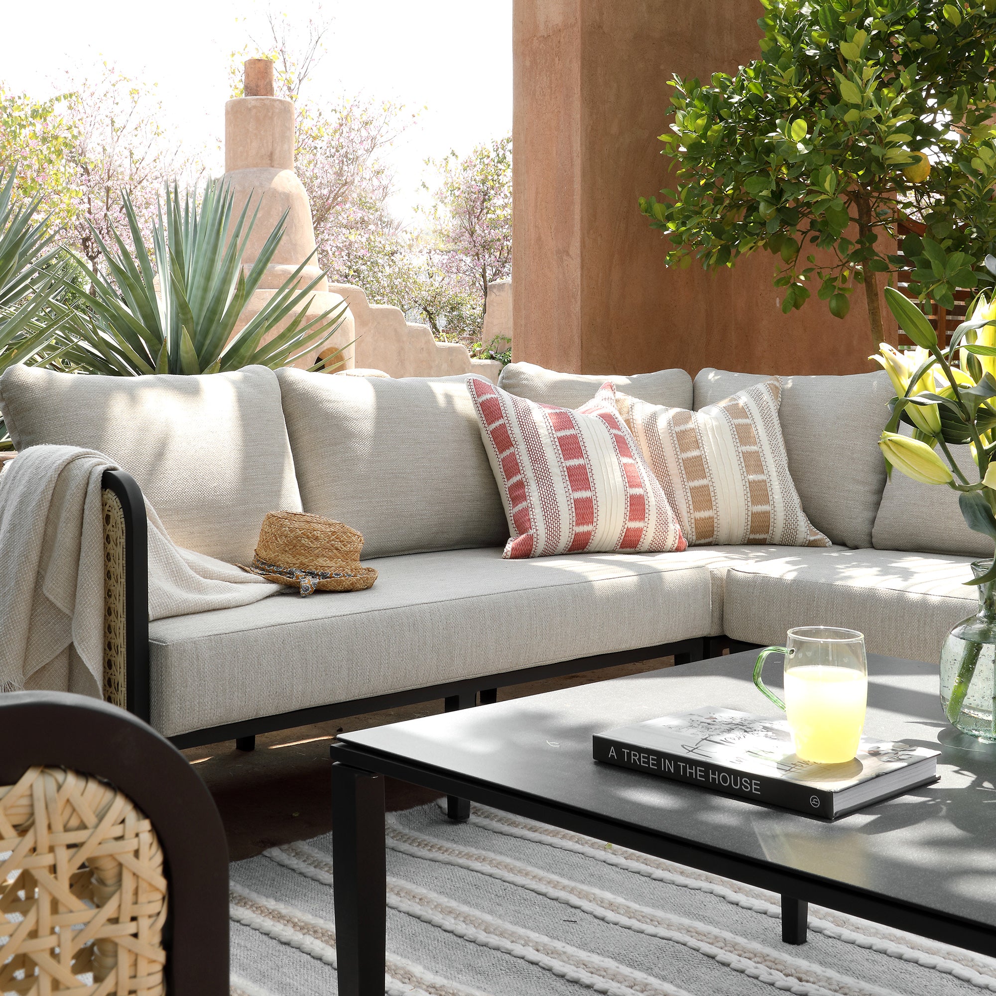 Pienza Outdoor Rattan Corner Sofa Set, Oatmeal Fabric with Black Frame - Image 4