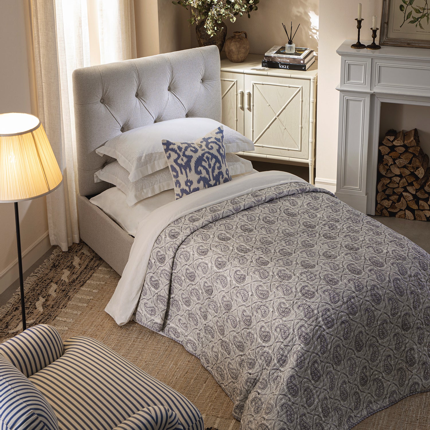 Portland Single Buttoned Fold-Out Bed in Ottoman, Beige Woven Fabric - Image 3