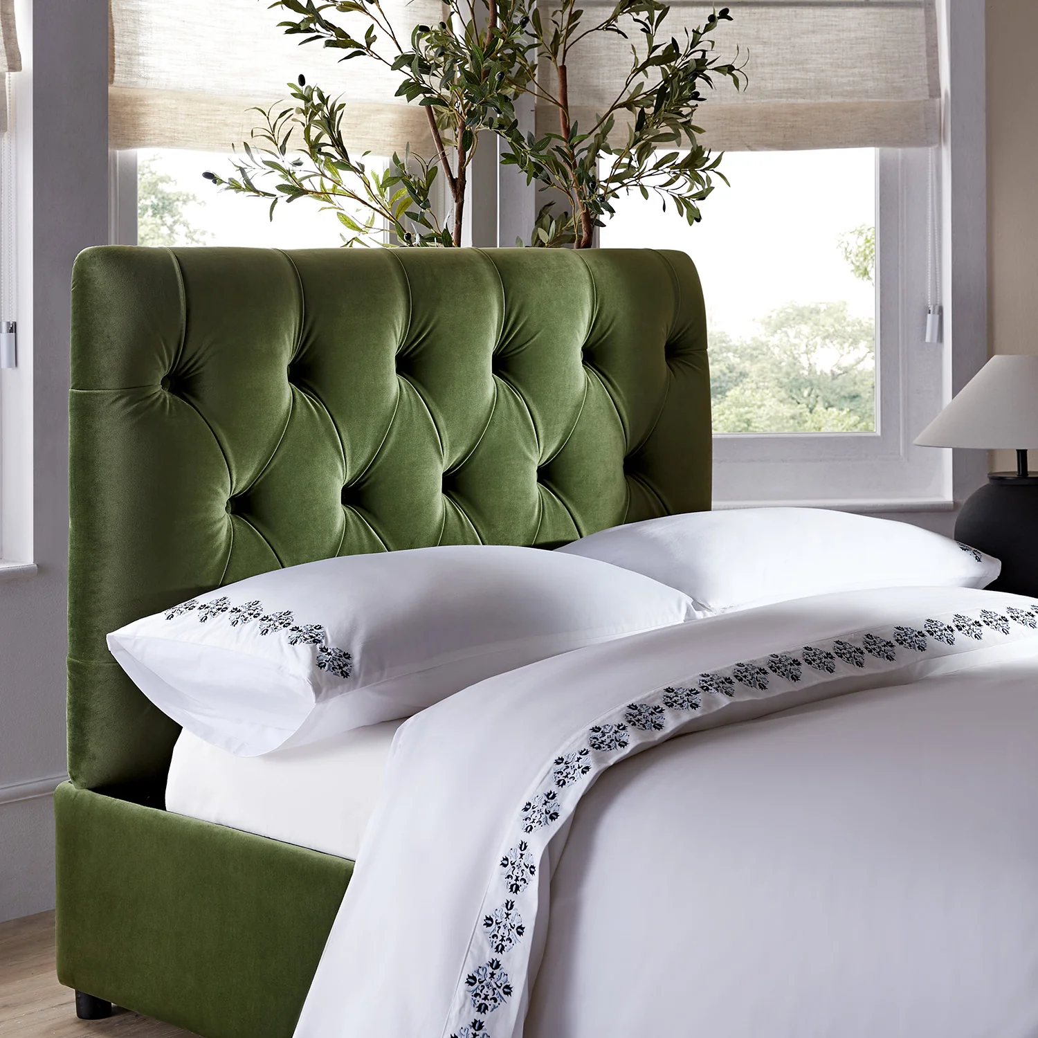 Portland Small Double Buttoned Fold-Out Bed in Ottoman, Moss Green Velvet - Image 7