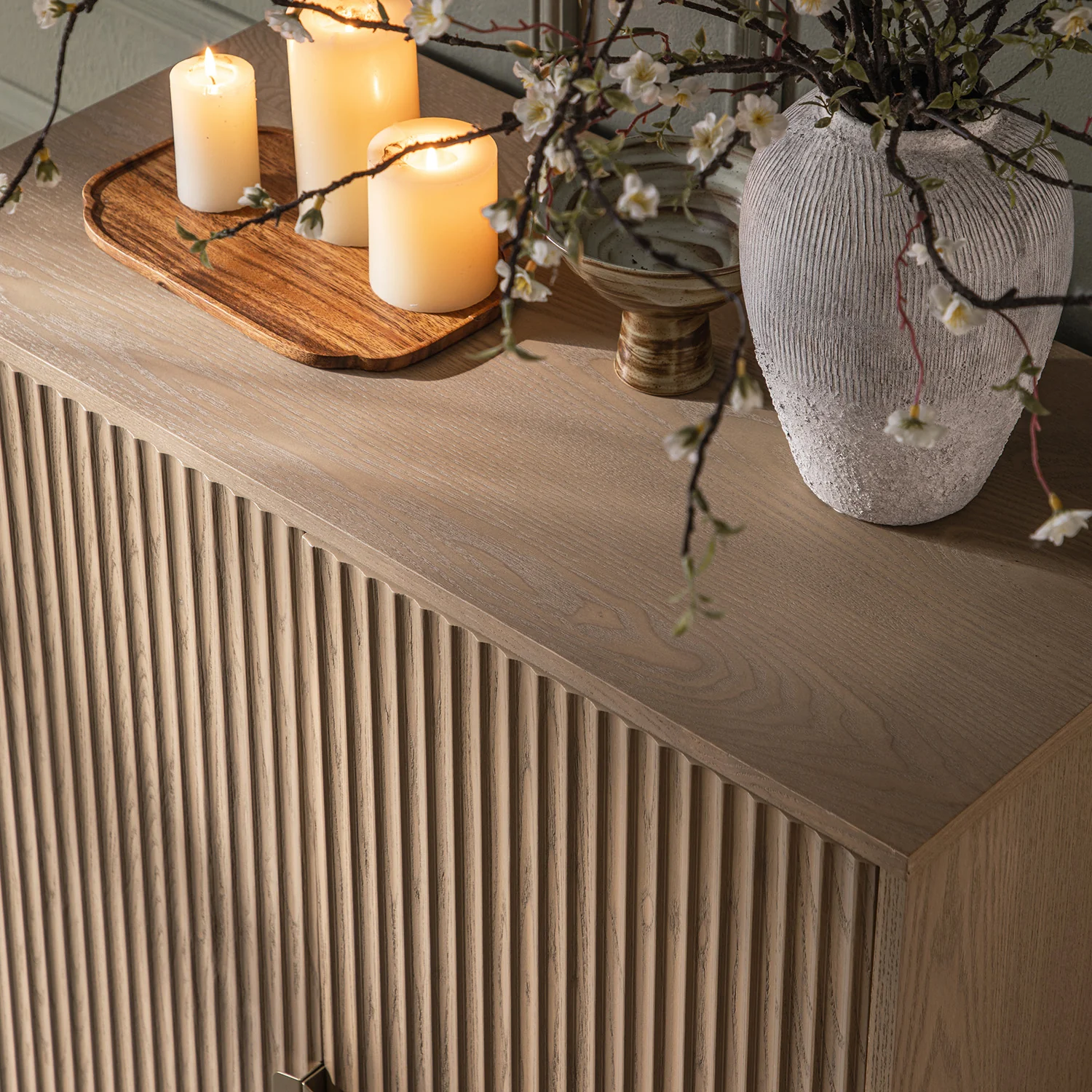 Richmond Ridged Highboard Storage Cabinet, Light Ash - Image 6