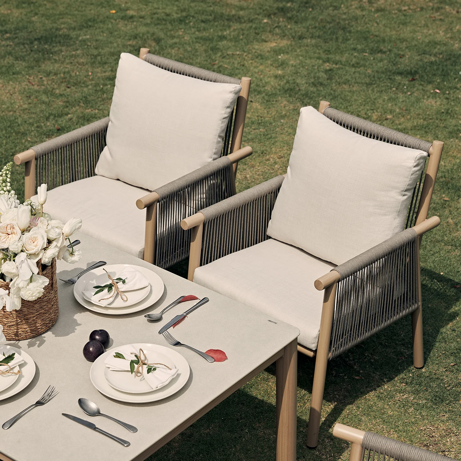Soller Indoor and Outdoor Rope Weave 6-Seater Rectangular Dining Set - Image 4