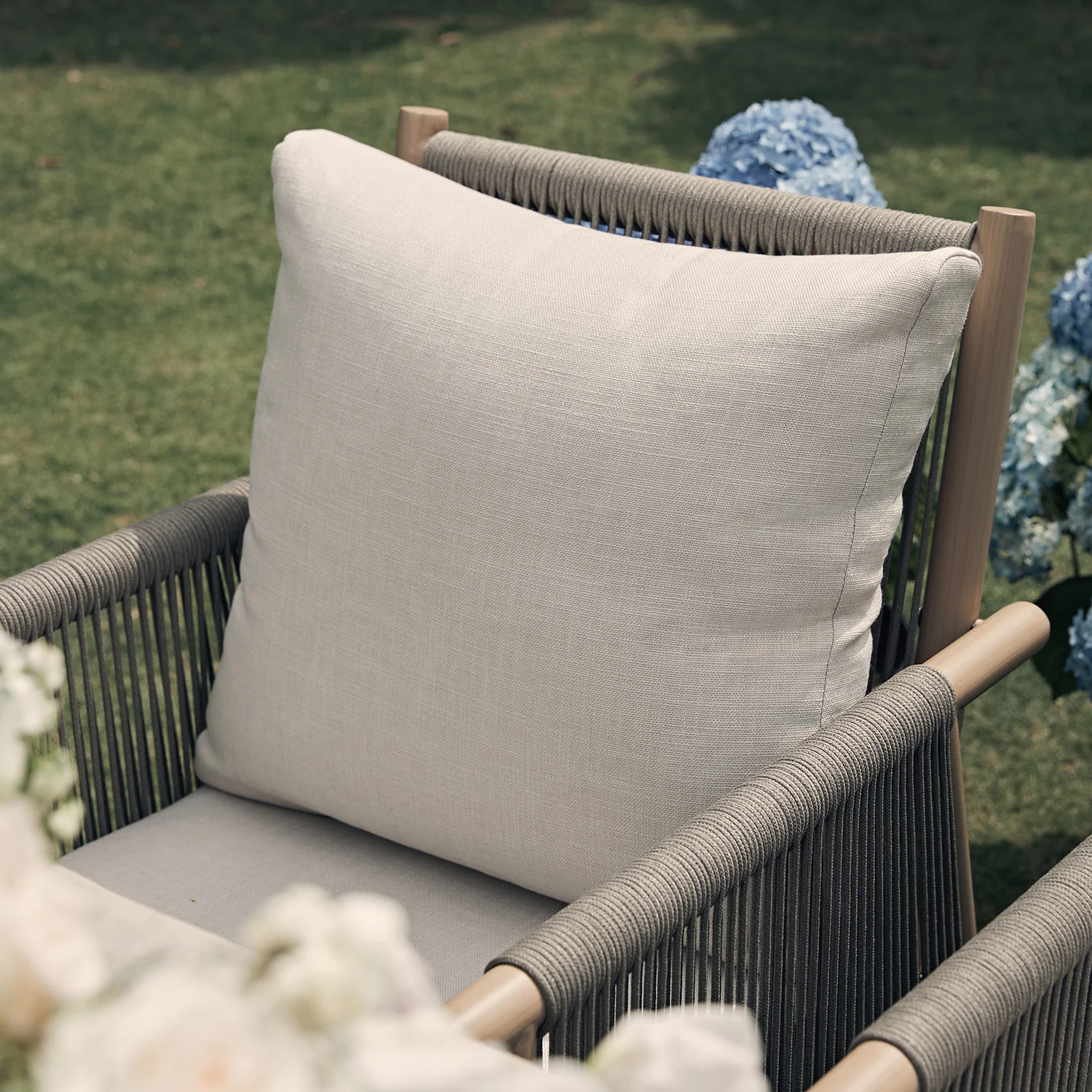 Soller Indoor and Outdoor Rope Weave 6-Seater Rectangular Dining Set - Image 7