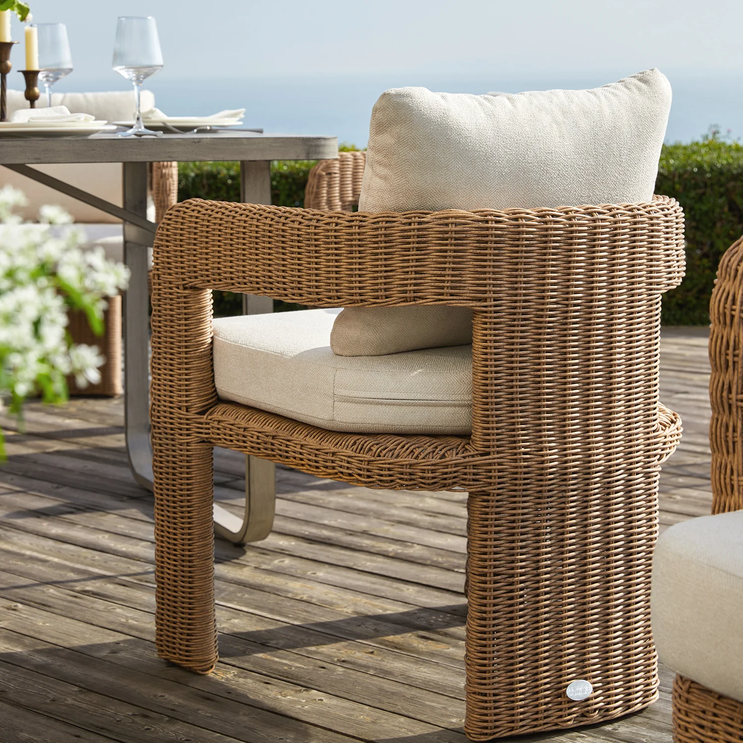 Stanford Round Wicker Outdoor 6-Seater Rectangular Dining Set, Natural - Image 6