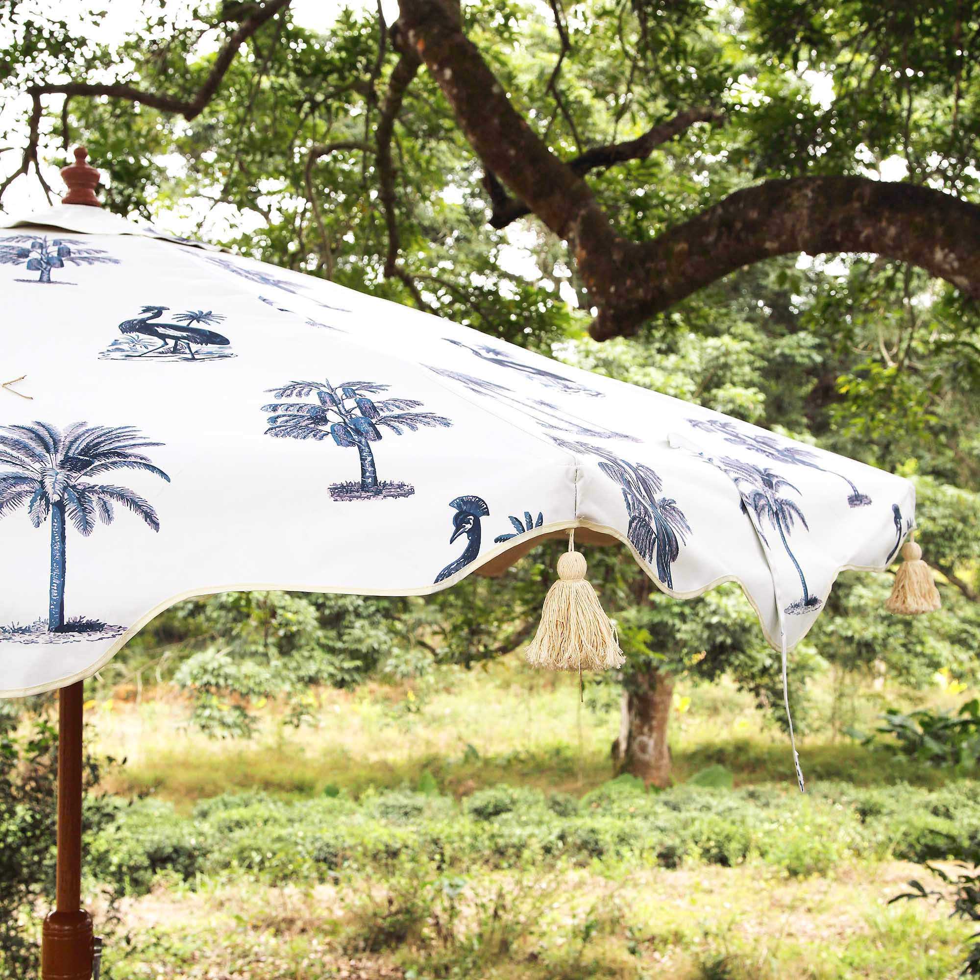 Tropical Pattern 2.6M Octagonal Tassel Parasol with Aluminium Tilt - Image 3