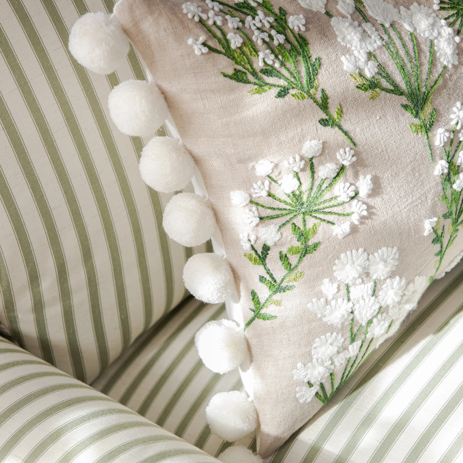 Country Collection Wildflower Rectangular Linen Pom Pom Cushion - Image 4