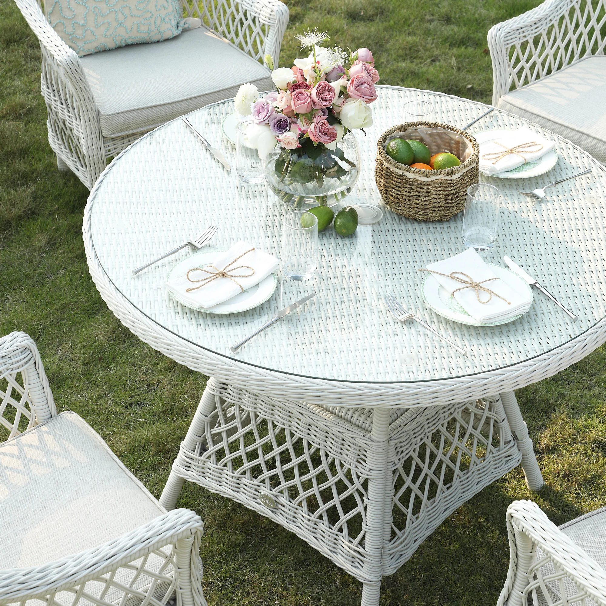 Willowbrook Lattice Weave Rattan 4-Seater Round Dining Set, White - Image 4