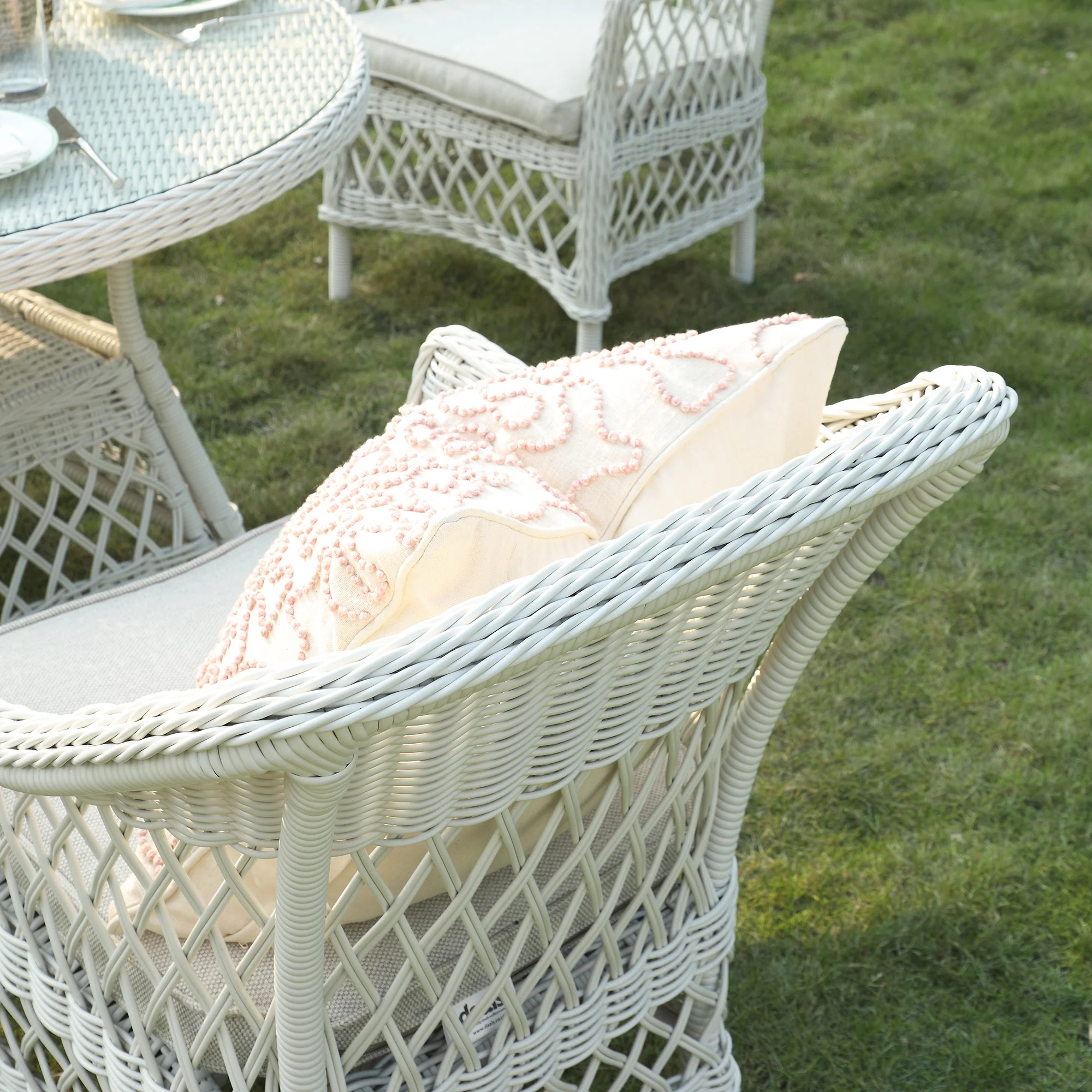 Willowbrook Lattice Weave Rattan 4-Seater Round Dining Set, White - Image 7