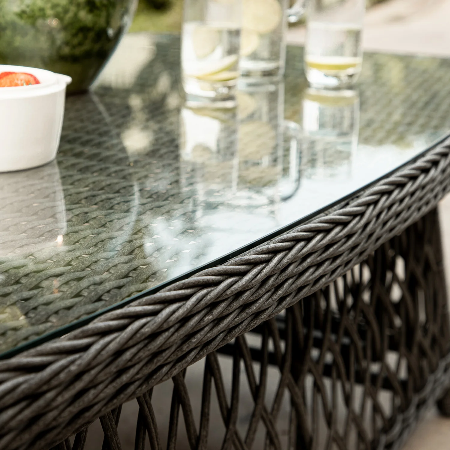 Willowbrook Lattice Weave Rattan 5-Seater Sofa Set with Rising Table, Dark Grey - Image 10