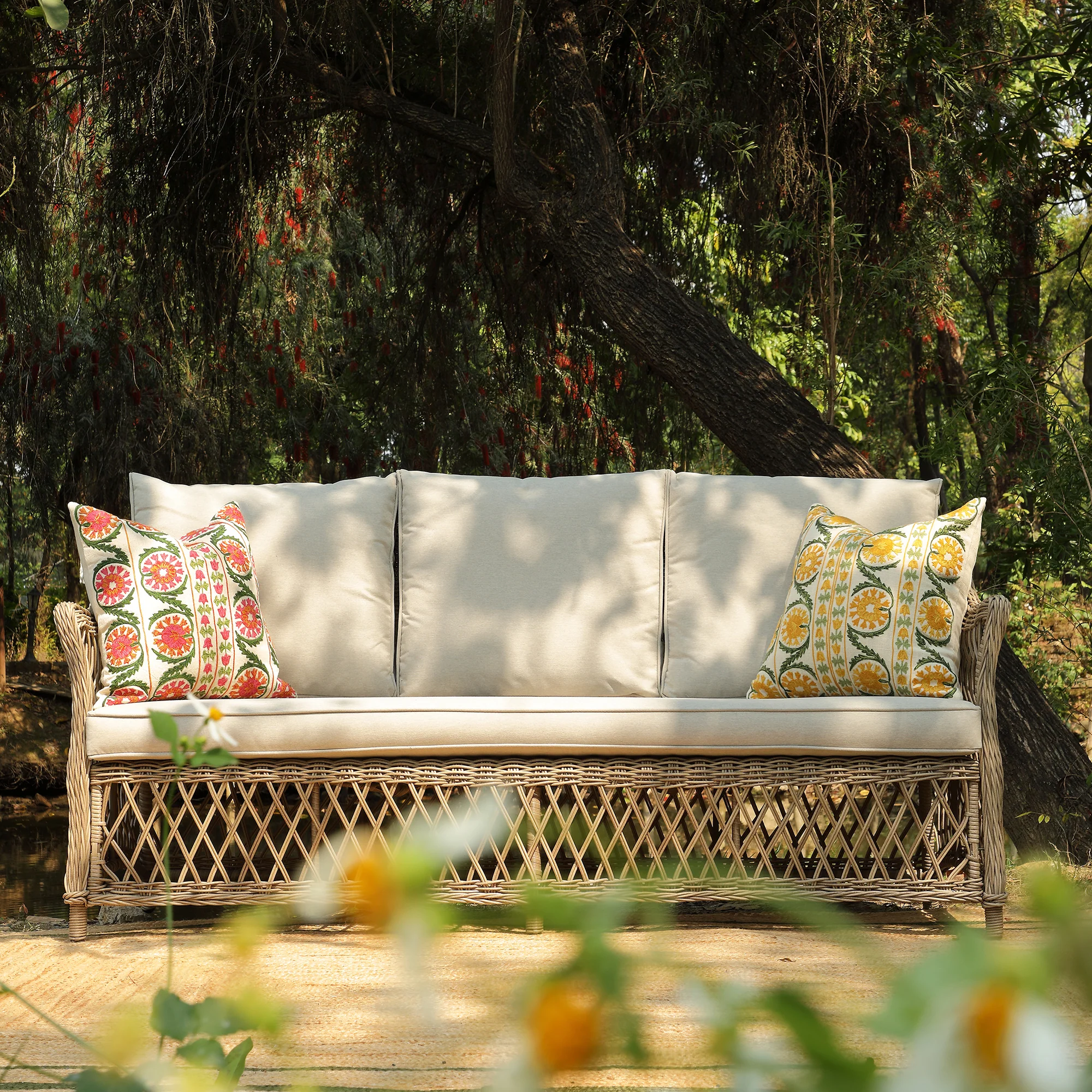 Willowbrook Lattice Weave Rattan 5-Seater Sofa Set with Rising Table, Natural - Image 6