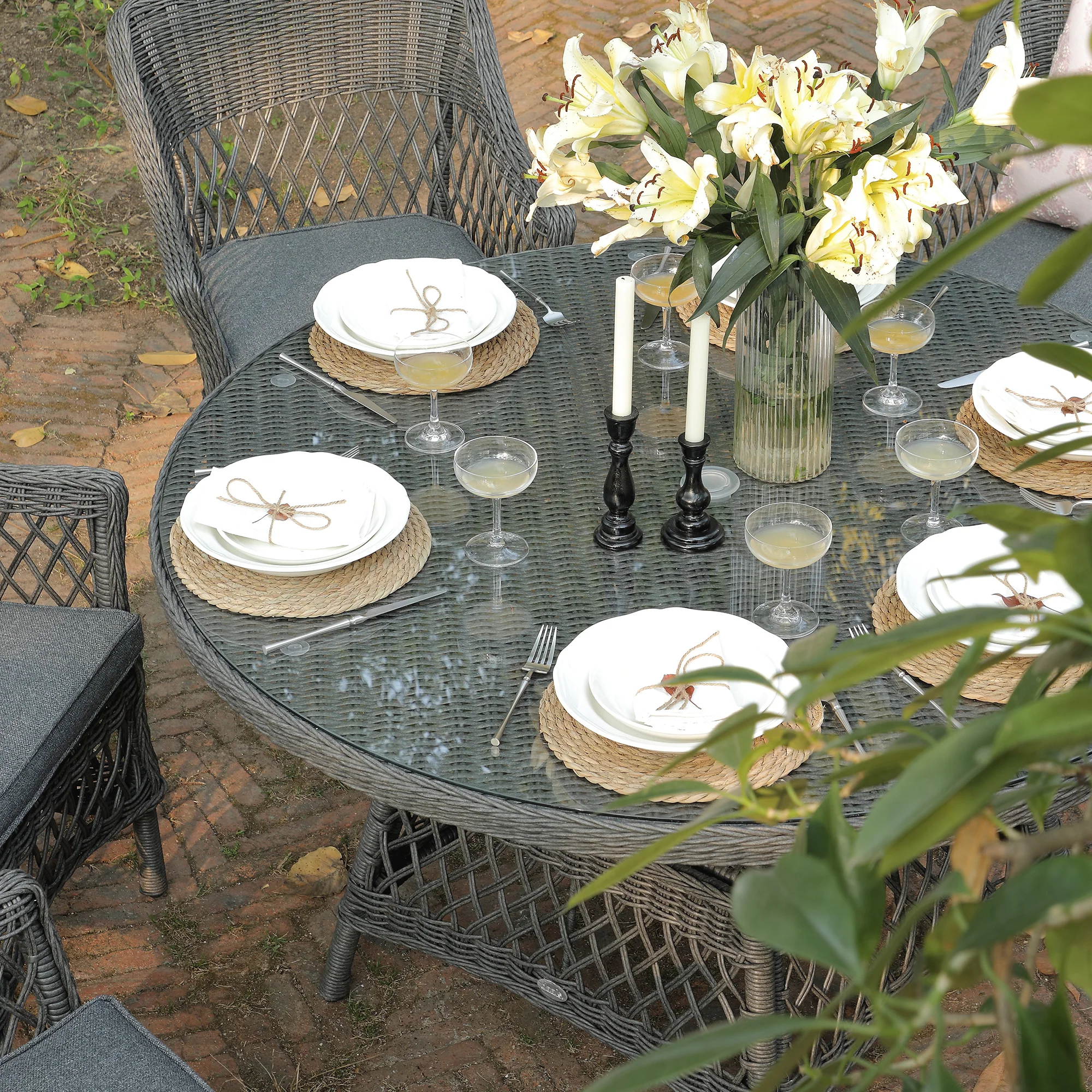 Willowbrook Lattice Weave Rattan 6-Seater Round Dining Set, Dark Grey - Image 4
