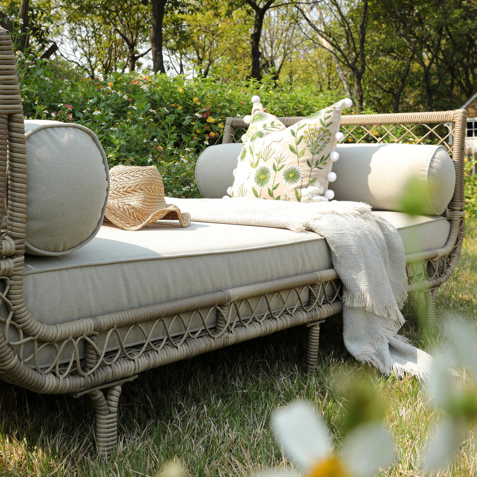 Willowbrook Lattice Weave Rattan Daybed, Natural - Image 4