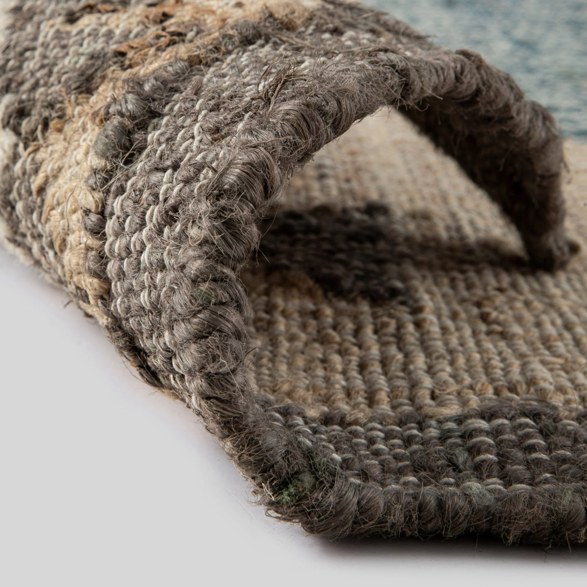 Zaida Kilim Traditional Handwoven Wool & Jute Rug - Image 7